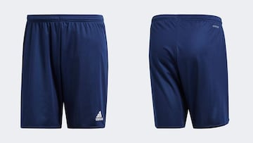 Pantalones cortos Adidas en color azul.