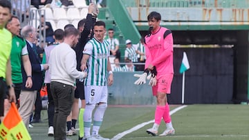 Iker Álvarez, antes de su reaparición en el partido contra el Sanse