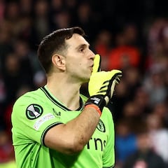 Why wasn’t Emiliano Martinez sent off in the Aston Villa - Lille penalty shootout? Can goalkeepers be sent off in a penalty shootout?