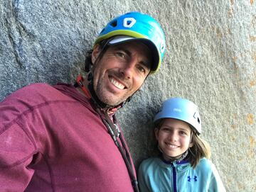 Selah Schneiter se han convertido en la persona más joven (10 años) es escalar el muro de Yosemite situado en las montañas de Sierra Nevada de California.