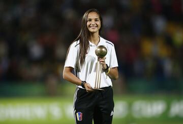 Reina del fútbol venezolano, disputó su primer Mundial con 14. Con 17 brilló en el de Jordania y con 18 años es la finalista más joven al 'The Best' y la primera en optar al Puskas el mismo año.