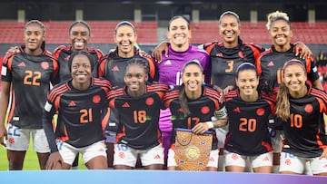 QUITO, ECUADOR - OCTOBER 28: Players of Colombia pose before the CONMEBOL Liga De Naciones Femenina 2025-26 match between Ecuador and Colombia at Rodrigo Paz Delgado Stadium on October 28, 2025 in Quito, Ecuador. (Photo by Martin Palacios/Agencia Press South/Getty Images)