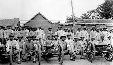 El 1 de agosto tuvo lugar la Revuelta de Nanchang por miembros del Partido Comunista de China (PCCh). Esta revuelta se considera el inicio de la guerra civil china. Como represalia, la facción nacionalista del Partido Nacionalista de China (KMT), dirigida por Chiang Kai-shek, decidió exterminar a los comunistas y romper la alianza KMT-PCCh. El conflicto se alargó hasta 1949 con la victoria del PCCh liderado por Mao Zedong.