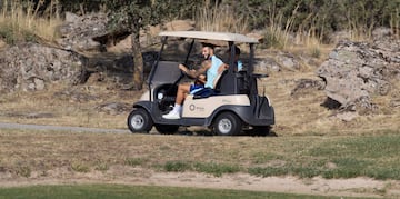 Hermoso en la llegada en carrito de golf a un entrenamiento en Los Ángeles de San Rafael. 