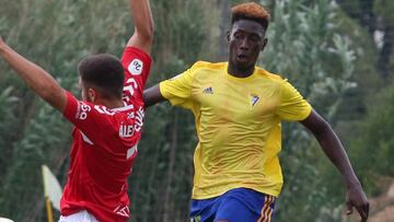 Momo M'Baye, jugador del Cádiz B.