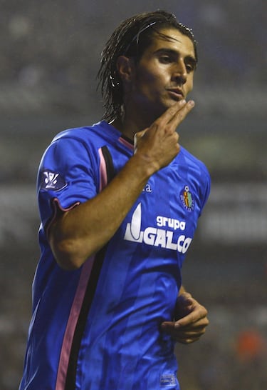 El Madrid lo cedió al Getafe la temporada 2007-08 para volver la temporada siguiente al club madridista donde estuvo hasta 2011.