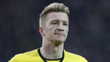 El mediapunta alemán Marco Reus, protagonista de una nueva discusión entre el Borussia Dortmund y el Bayern Munich's por declaraciones de Karl-Heinz Rummenigge de que la cláusula del jugador sería de 25 millones de euros.