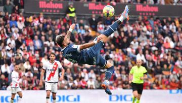 MADRID, SPAIN - MARCH 18: Taty Castellanos of Girona FC tries an overhead kick during the LaLiga Santander match between Rayo Vallecano and Girona FC at Campo de Futbol de Vallecas on March 18, 2023 in Madrid, Spain. (Photo by Denis Doyle/Getty Images)