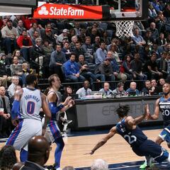 Griffin le gana el duelo a Rose y los Pistons vencen en la prórroga