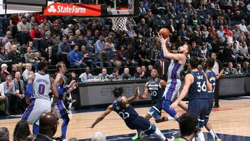 Griffin le gana el duelo a Rose y los Pistons vencen en la pr¨®rroga