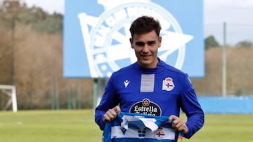 Hugo Vallejo se presentó con el Depor