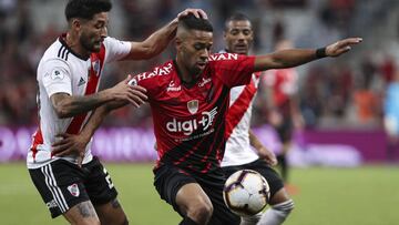 Renan Lodi con el Athletico Paranaense. 