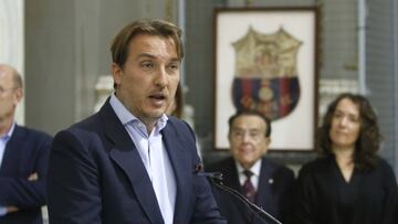 Quico Catalán en la presentación de este mediodía de la exposición de la Copa de la República en el Ayuntamiento de Valencia.