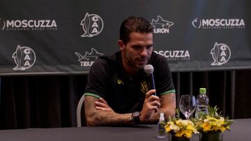 Gago fue presentado como DT y sorprendió al nombrar al mejor técnico de su carrera