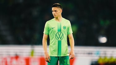 Su padre, Pál Dárdai, es un exjugador y entrenador húngaro, y sus hermanos, Palkó y Márton, también son futbolistas profesionales. Bence se formó en la academia del Hertha BSC. En el verano de 2024, Bence Dárdai fichó por el VfL Wolfsburg. Bence es conocido por su versatilidad, ya que puede jugar en varias posiciones en el mediocampo.   