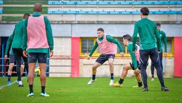 El Racing de Ferrol se prepara para la operación salida.