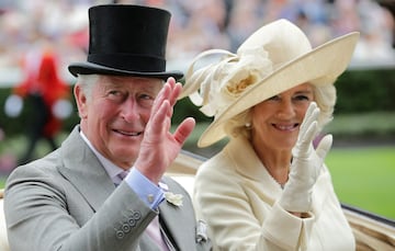 El Prncipe Carlos de Gales y su mujer Camilla.
