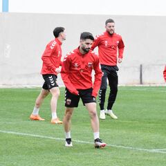 Cris Montes vuelve a entrenarse y Nacho Monsalve lo hace en solitario