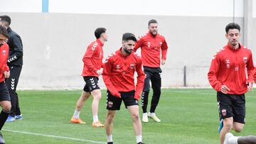 Cris Montes vuelve a entrenarse y Nacho Monsalve lo hace en solitario