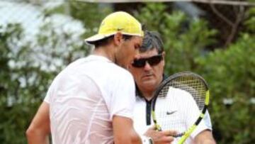Toni Nadal con su sobrino Rafa, durante el Torneo de Buenos Aires.