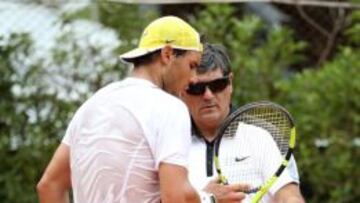 Toni Nadal con su sobrino Rafa, durante el Torneo de Buenos Aires. 