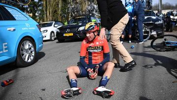 Slovenia&#039;s Domen Novak reacts after a crash during the 200km 3rd stage of the 77th Paris-Nice cycling race stage between Cepoy and Moulins/Yzeure in Amilly on March 12, 2019. (Photo by Anne-Christine POUJOULAT / AFP)