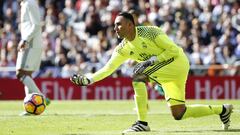 GRA115. MADRID, 06/11/2016.- El portero del Real Madrid, Keylor Navas, durante el partido frente al Legan&eacute;s, correspondiente a la und&eacute;cima jornada de LaLiga Santander, disputado entre ambos conjuntos esta ma&ntilde;ana en el Santiago Bernabeu. EFE/Mariscal