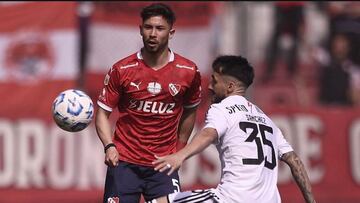 Un chileno aparece en el momento más polémico de su equipo y se viste de goleador