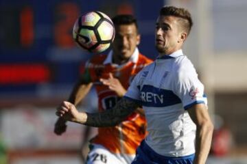 Futbol, Cobresal vs Universidad Catolica
Septima fecha, campeonato de clausura 2016/17
El jugador de Universidad Catolica Ricardo Noir controla el balon durante el partido de primera division contra Cobresal disputado en el estadio El Cobre de El Salvador, Chile.
19/03/2017
Andres Pina/Photosport
***********
Football, Cobresal vs Universidad Catolica
7th date, Clousure Championship 2016/17
Universidad Catolica's player Ricardo Noir controls the ball during the first division football match against Cobresal at the El Cobre stadium in El Salvador, Chile.
19/03/2017
Andres Pina/Photosport