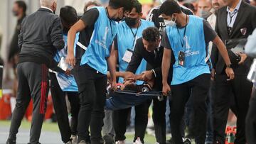 Soccer Football - Copa Libertadores - Group F - Alianza Lima v River Plate - Estadio Nacional, Lima, Peru - April 6, 2022 River Plate's Robert Rojas is stretchered off after sustaining an injury REUTERS/Sebastian Castaneda