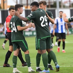 Jeremy y Rodri Ramos levantan la mano