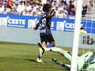 El 0-1. Konrad bate de cabeza a Andrada.