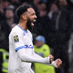 Aubameyang saca al Marsella de la crisis