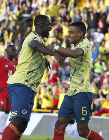 Colombia vence a Panamá en el estadio El Campín en amistoso de preparación para la Copa América de Brasil.