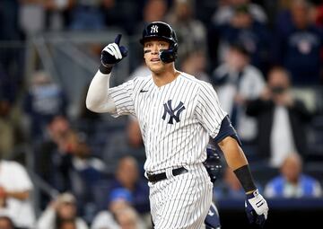 La millonaria cifra que recibió el aficionado que atrapó la pelota del home run histórico de Aaron Judge