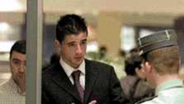 <b>EL SEÑOR DE LOS ANILLOS</b>. Portillo protagonizó una anécdota simpática en el control policial del aeropuerto de Barajas, cuando el detector de metales pitó por culpa de los anillos que llevaba el delantero. Era su primer viaje...