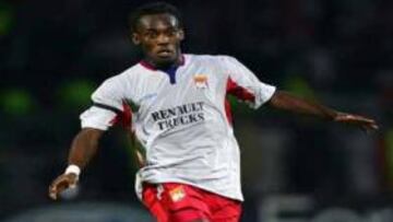 <B>CUMPLE SU DESEO.</B> El centrocampista ghanés ha visto hecho realidad su objetivo de militar en el Chelsea.