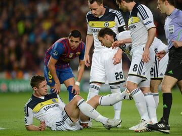 El central del Chelsea anotó un gol de cabeza, pero en el lance se topó con el brazo del guardameta Jordi Masip.  