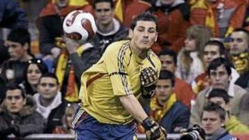 <b>CAPITÁN CASILLAS. </b>El meta vivió una noche plácida en el Bernabéu y elogia al equipo y a la afición.