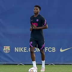 Koeman no se la juega con Ansu