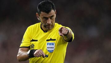 Así es Roberto Tobar, árbitro del Argentina-Colombia