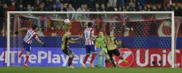 1-0. Diego Costa anota el primer tanto.