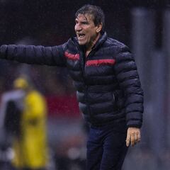 Cuerpo técnico de Cruz Azul sale a conferencia sin conocer su futuro