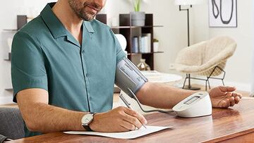 Tensiómetro de brazo digital para medir la presión arterial Omron X2 Basic en Amazon