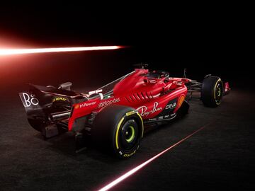 Scuderia Ferrari ha presentado el monoplaza de la temporada que viene de la Fórmula 1. La presentación ha sido desde el circuito de Fiorano y con centenares de tifosi en la grada.