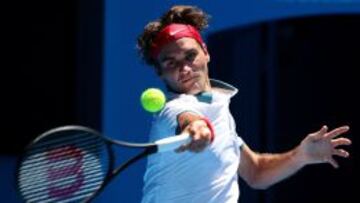 Roger Federer no paso apuros ante el tenista local James Duckworth.