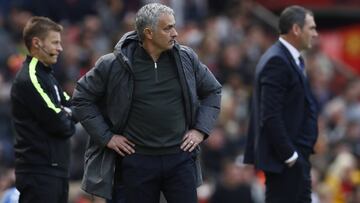 Mourinho se lamenta. 