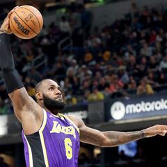 LeBron turns in 'performance for the ages' for Lakers