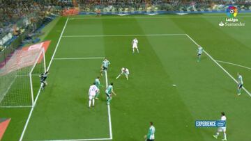 ¡Súpercabezazo! Cristiano da razones a quienes le piden de '9'