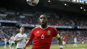 Ashley Williams se recupera y podrá jugar contra Bélgica